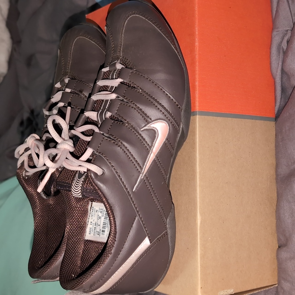 Nike Women's Brown Athletic Shoes with Pink Accents